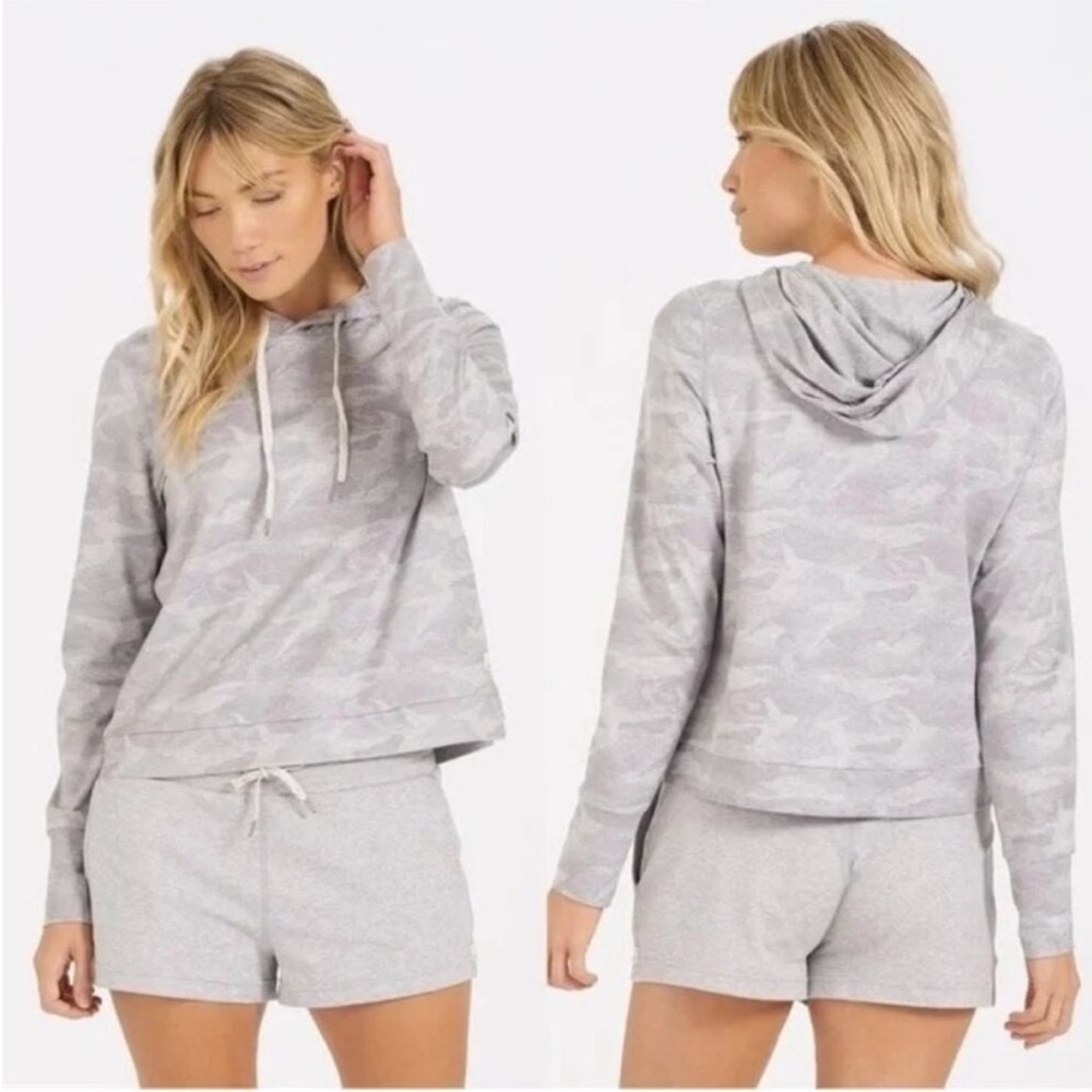 Vuori Halo Essential Hoodie Women’s Size Small Pullover DreamKnit Camo E5
